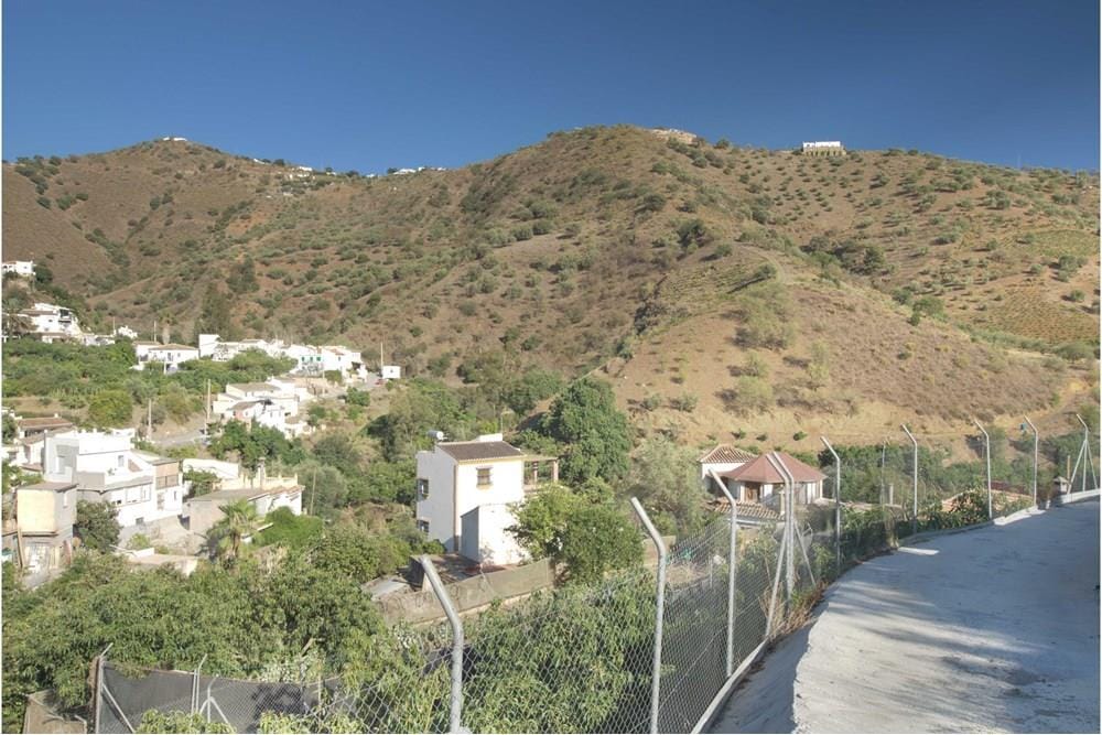 VIVIENDA EN CANILLA DE ACEITUNO, BARRIADA DE RIO BERMEZA