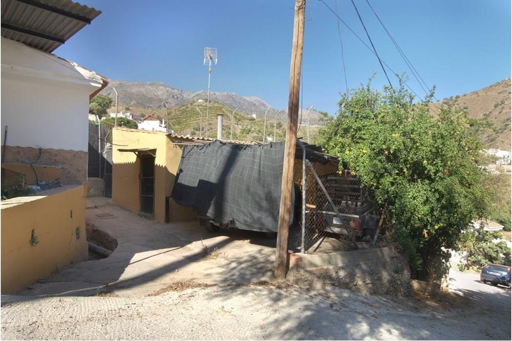 VIVIENDA EN CANILLA DE ACEITUNO, BARRIADA DE RIO BERMEZA