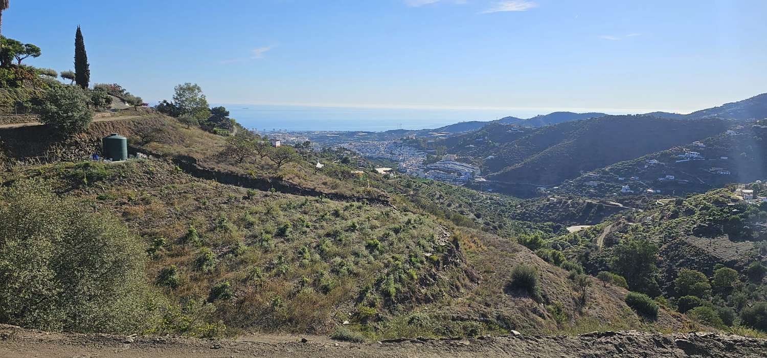 APERO AVEC 1500 mètres de terrain