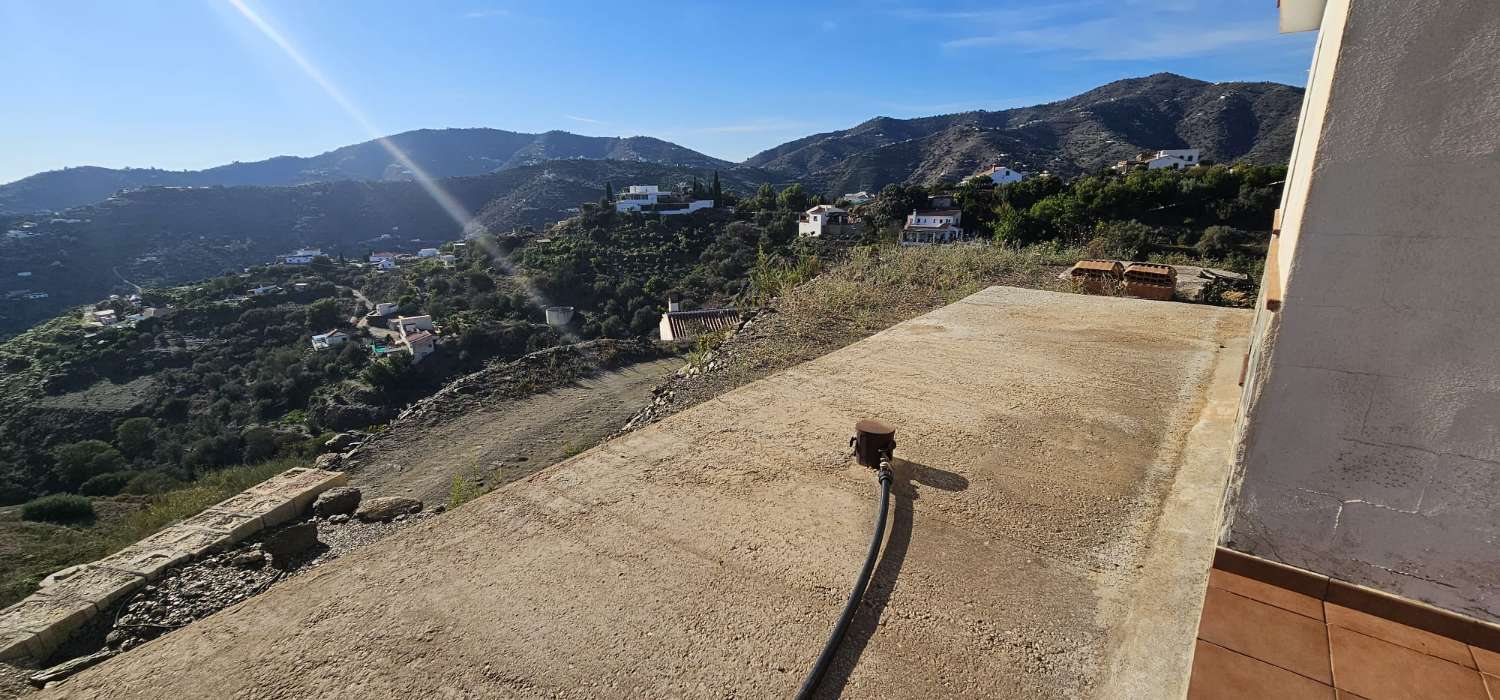 APERO AVEC 1500 mètres de terrain