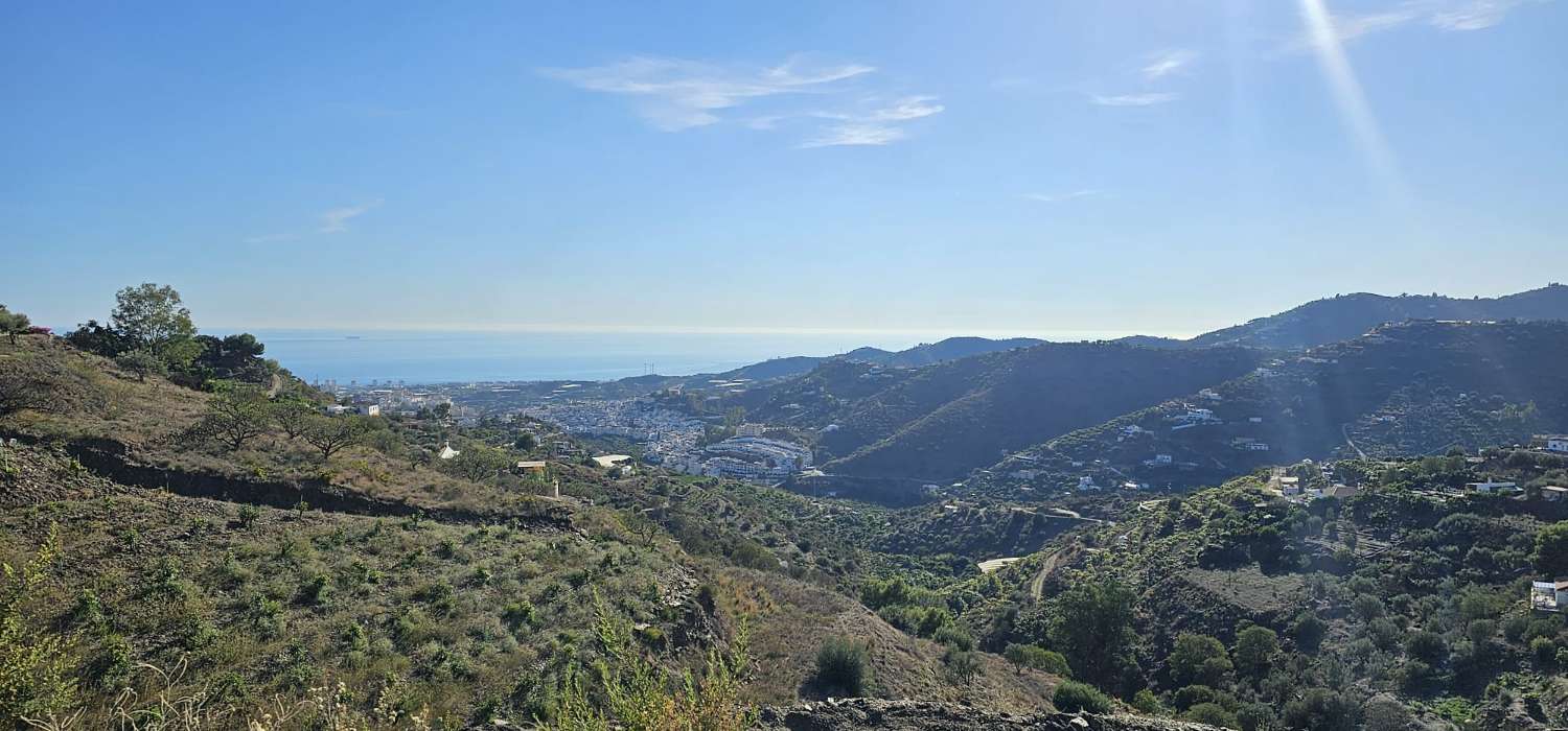 APERO AVEC 1500 mètres de terrain