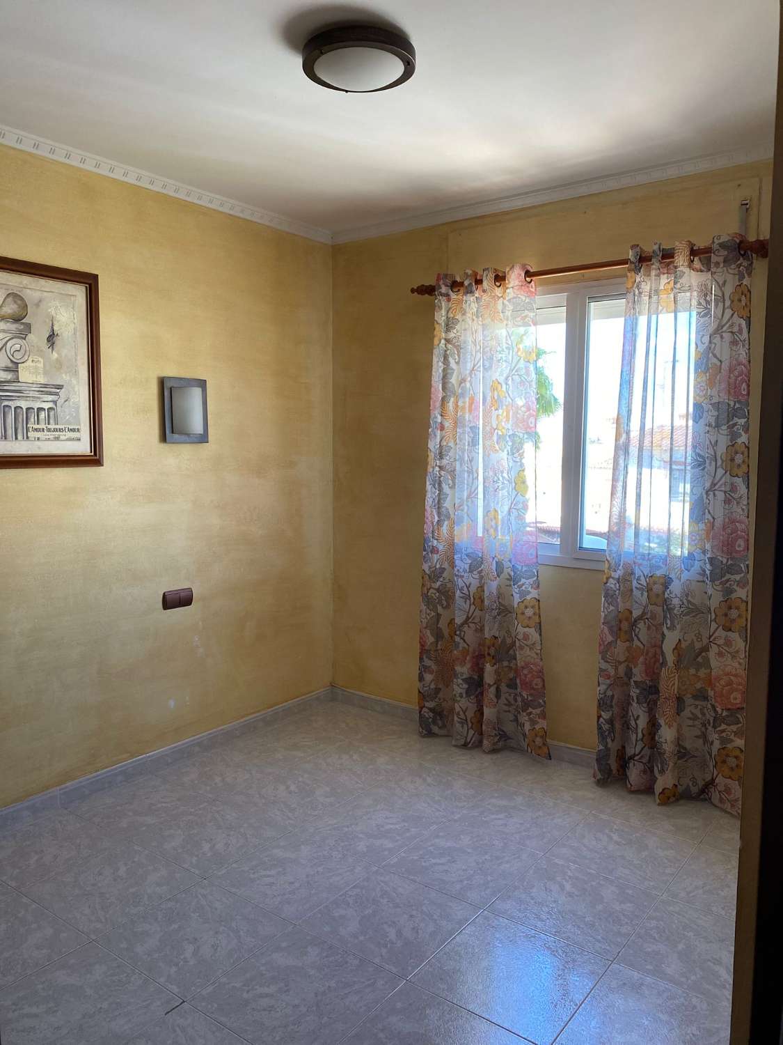 CASA TRE CAMERE DA LETTO DUE BAGNI SU DUE PIANI